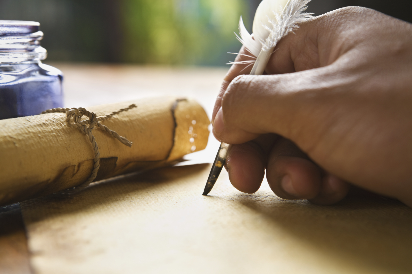 hand-writing-using-quill-pen-dold-se